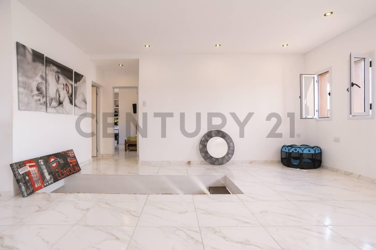 Foto de CASA + DUPLEX EN VENTA EN GONNET, imagen 2