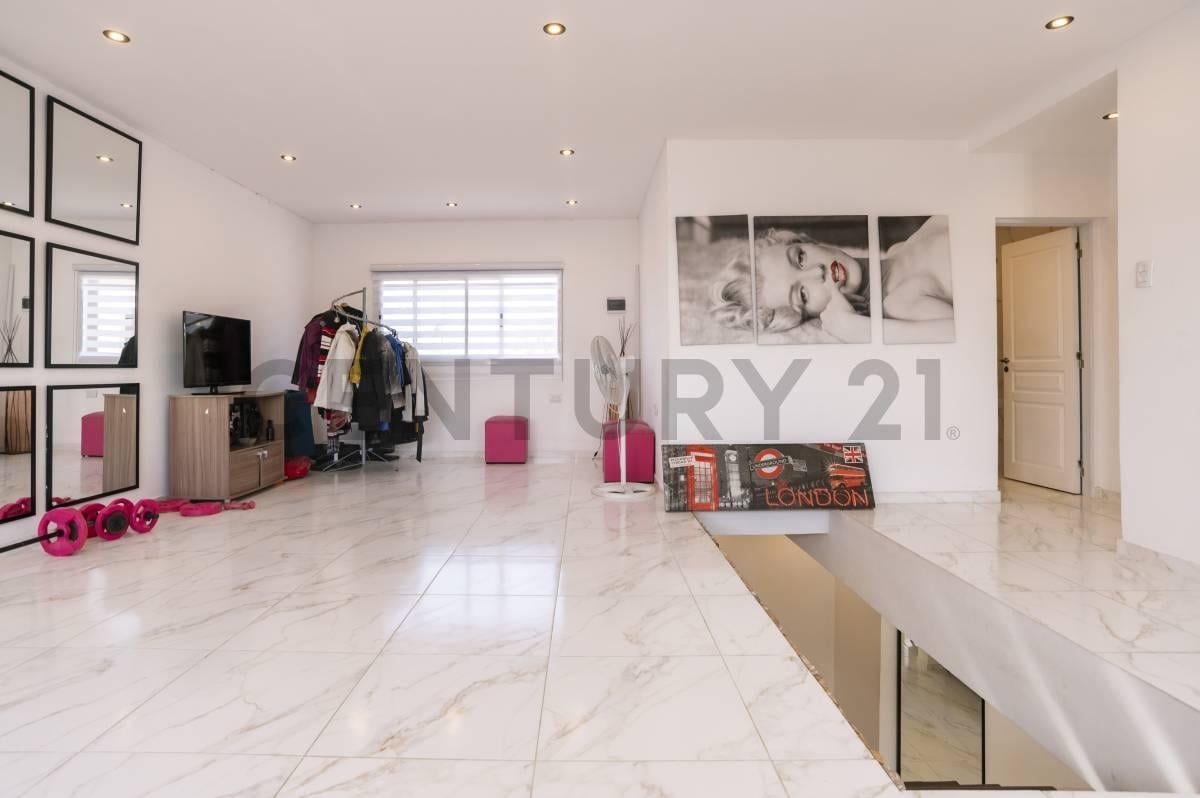 Foto de CASA + DUPLEX EN VENTA EN GONNET, imagen 5