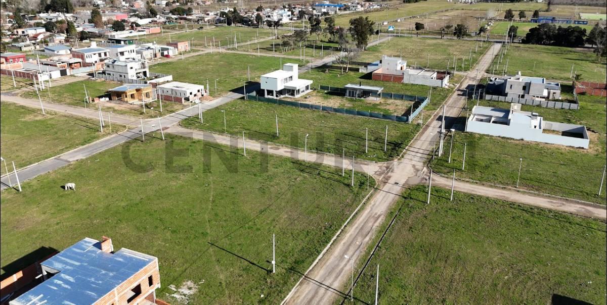 Foto de Lote en venta en La Plata Barrio Las Cortaderas, imagen 3