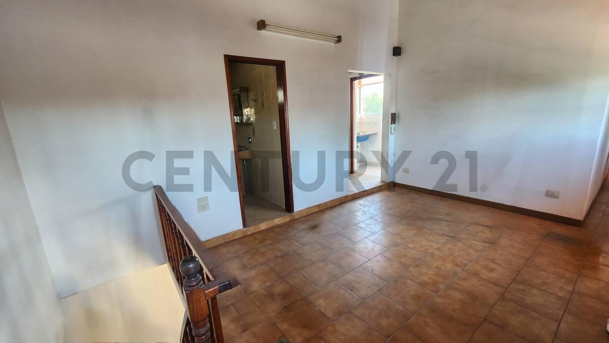 Foto de CASA EN VENTA EN LA PLATA (EN BLOQUE, DE 6 DORMITORIOS), imagen 5