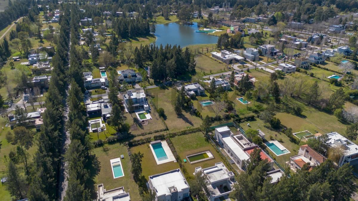 Foto de Lote en venta en Miralagos en La Plata 1289 m², imagen 5