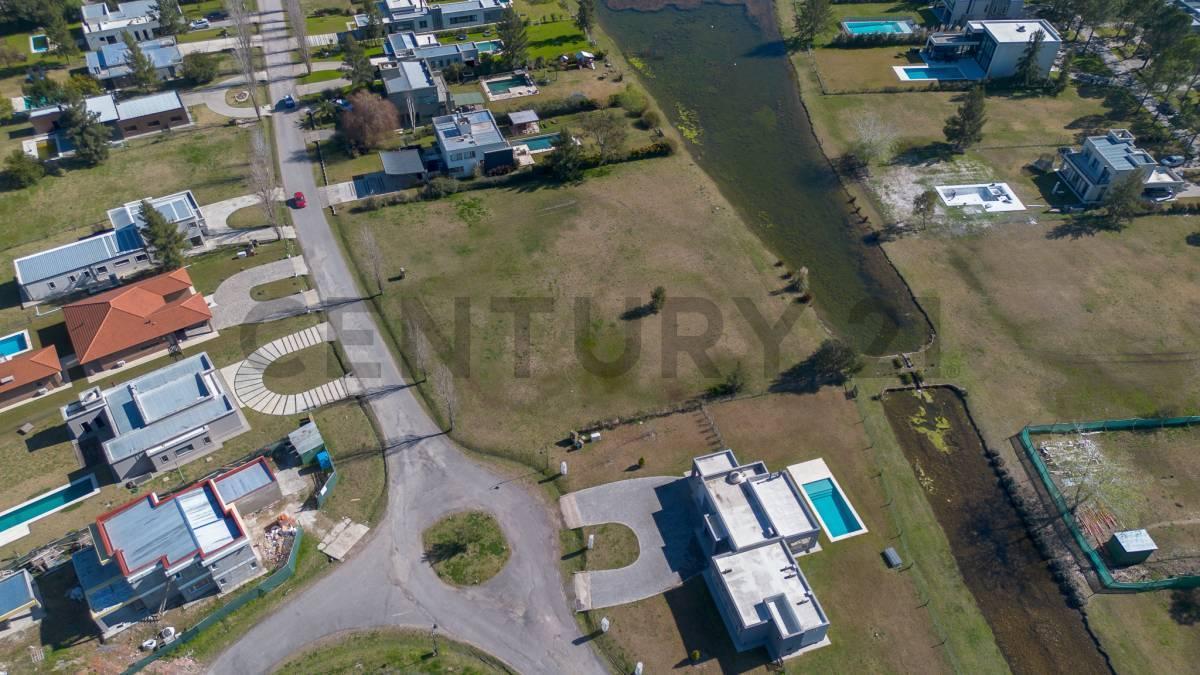 Foto de Lote en venta en Miralagos en La Plata 1289 m², imagen 1