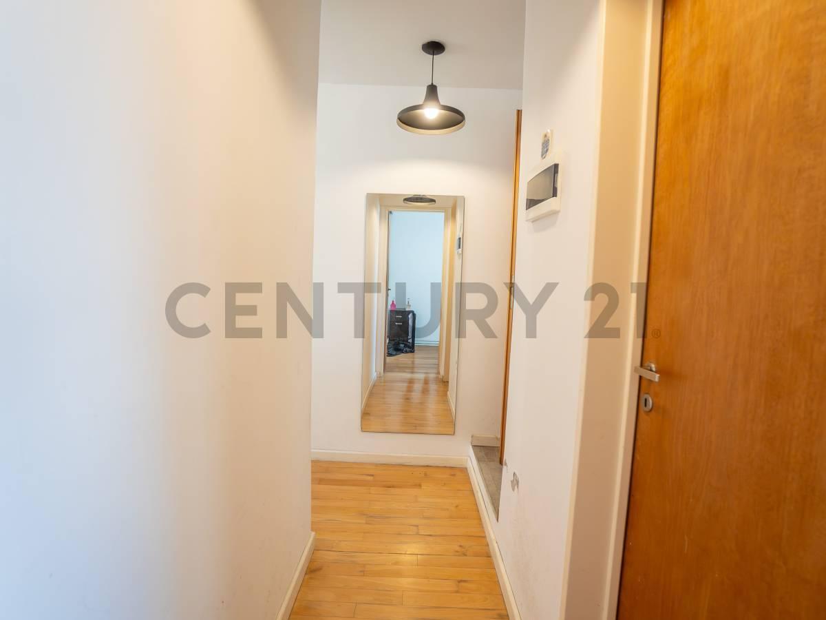 Foto de DEPARTAMENTO EN VENTA EN LA PLATA DE 1 DORMITORIO CON COCHERA, imagen 2