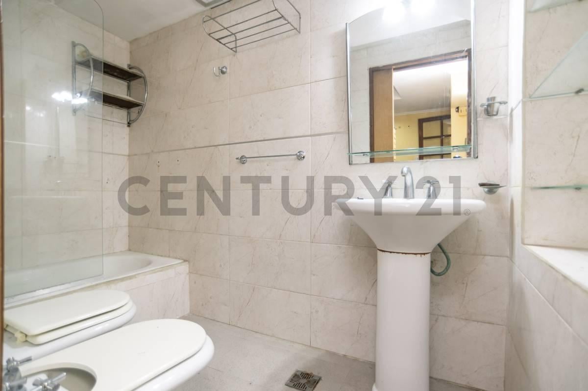 Foto de CASA EN VENTA EN TOLOSA (IDEAL DESAROLLO O APTO PROFESIONAL), imagen 5
