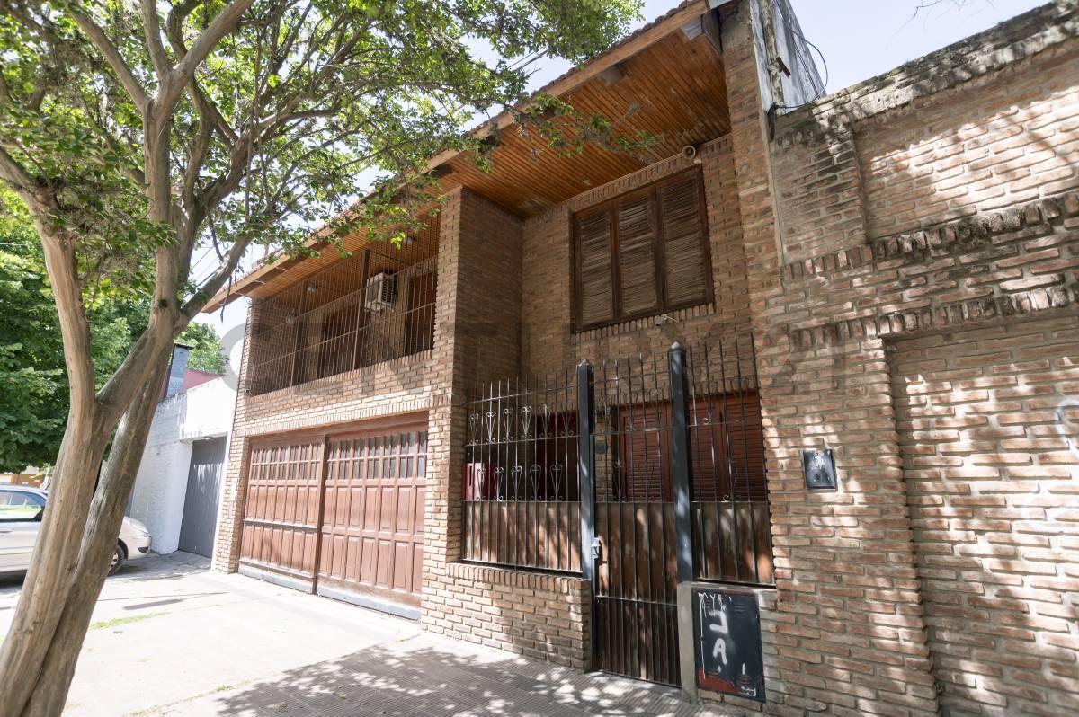 Foto de CASA EN VENTA EN TOLOSA (IDEAL DESAROLLO O APTO PROFESIONAL), imagen 4