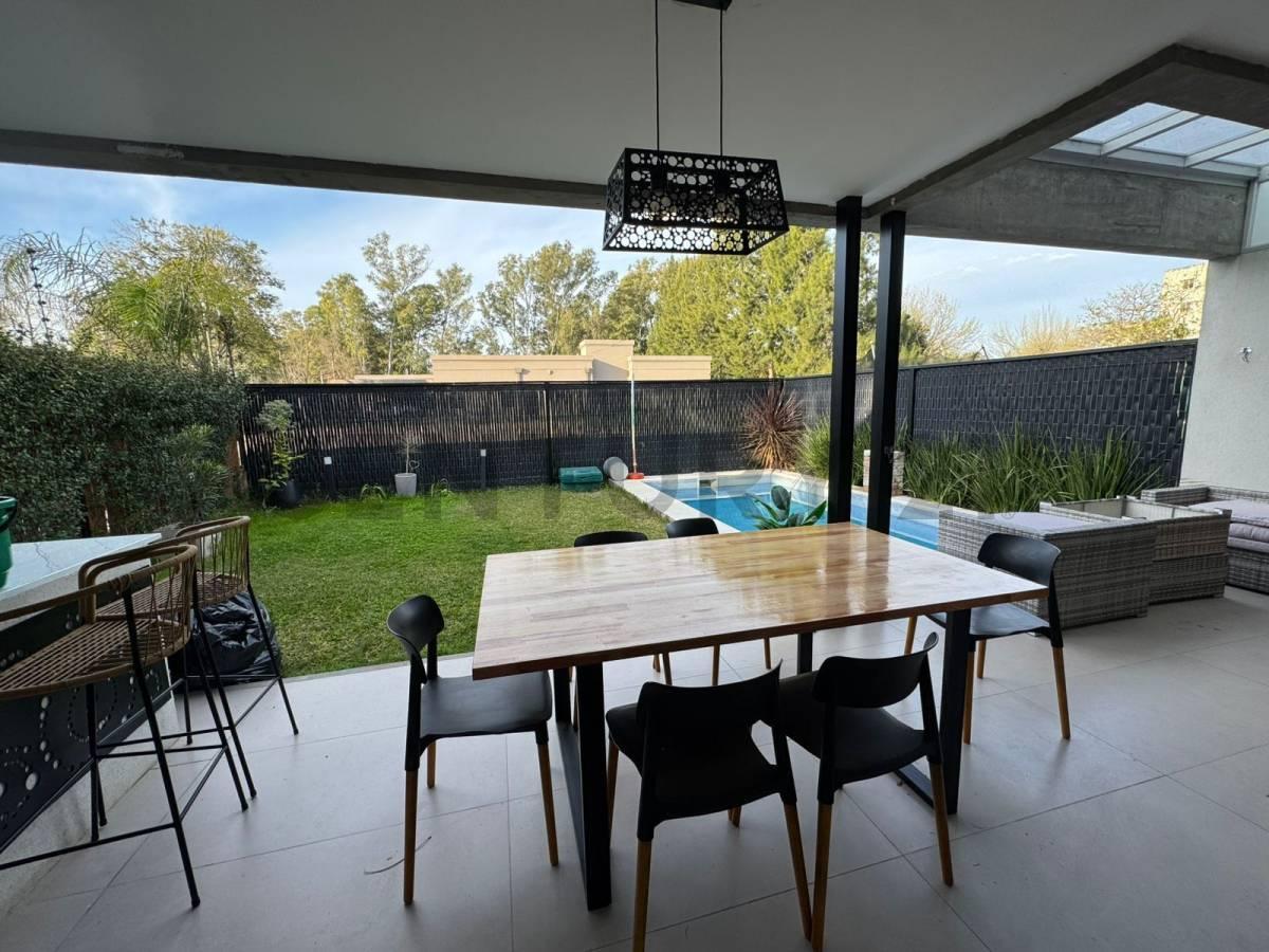 Foto de Casa en venta en Gonnet 3 dormitorios, imagen 1