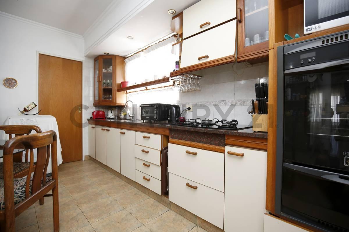 Foto de Departamento en venta La Plata 4 dormitorios, cochera, imagen 5