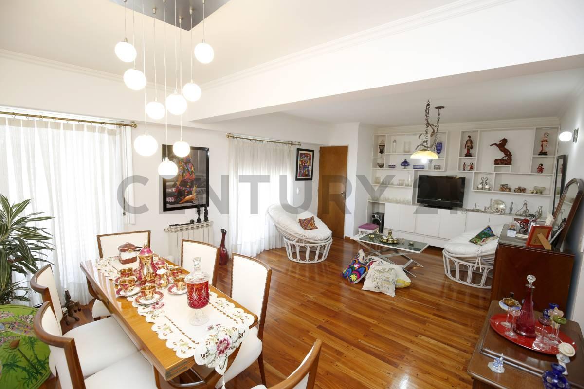 Foto de Departamento en venta La Plata 4 dormitorios, cochera, imagen 1