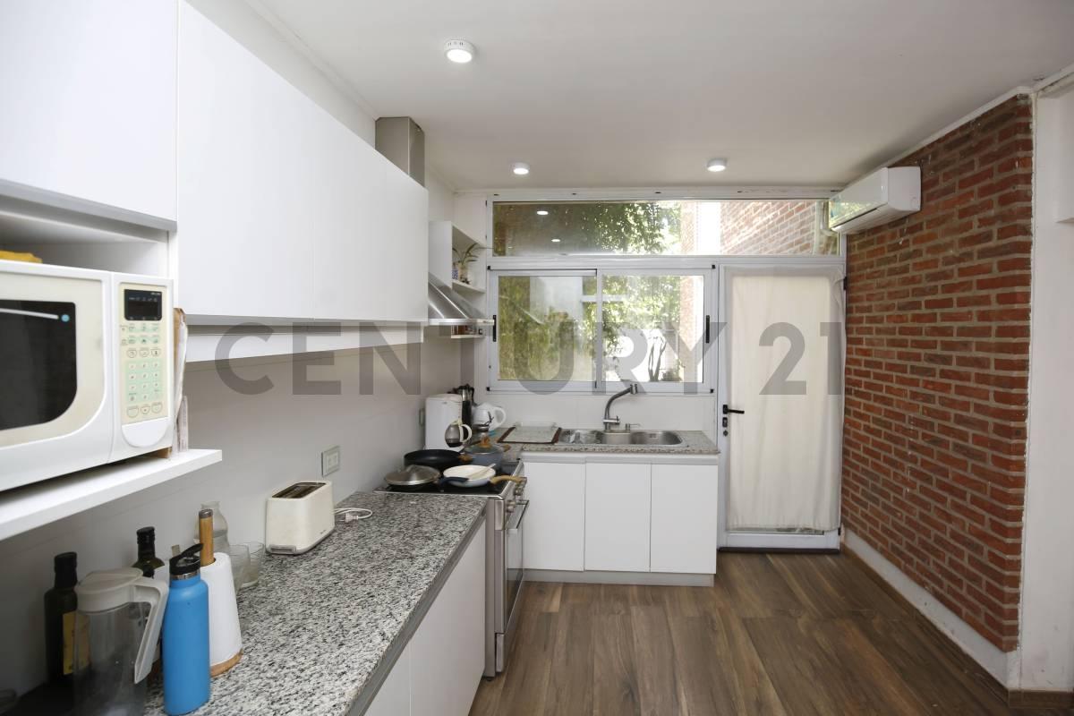 Foto de Casa en venta en City Bell de tres dormitorios, imagen 2