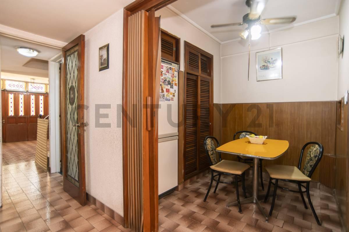 Foto de CASA EN VENTA EN LA PLATA. 3 DORMITORIOS - RETASADA, imagen 4