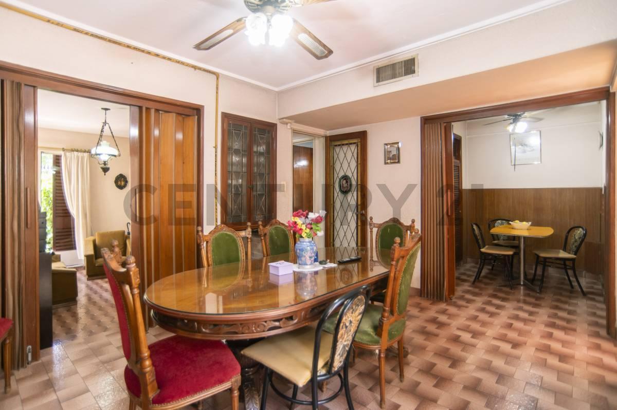 Foto de CASA EN VENTA EN LA PLATA. 3 DORMITORIOS - RETASADA, imagen 2