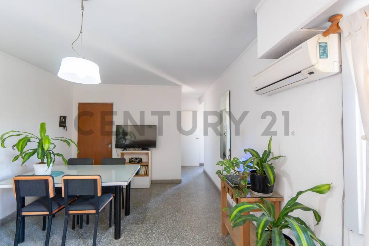 Foto de DEPARTAMENTO EN VENTA EN LA PLATA DE 2 DORMITORIOS, imagen 3