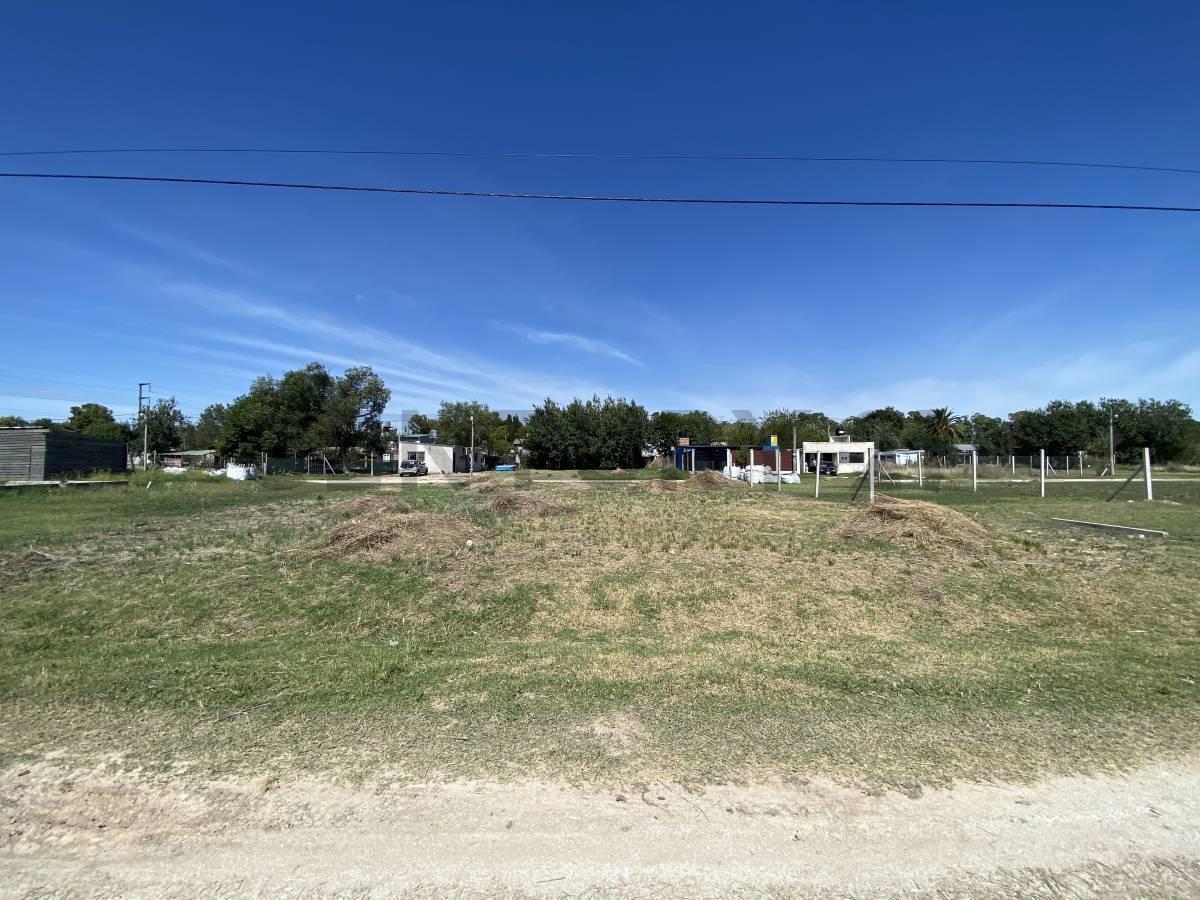 Foto de LOTE EN VENTA EN LA PLATA BARRIO LAS ORIANAS, imagen 3