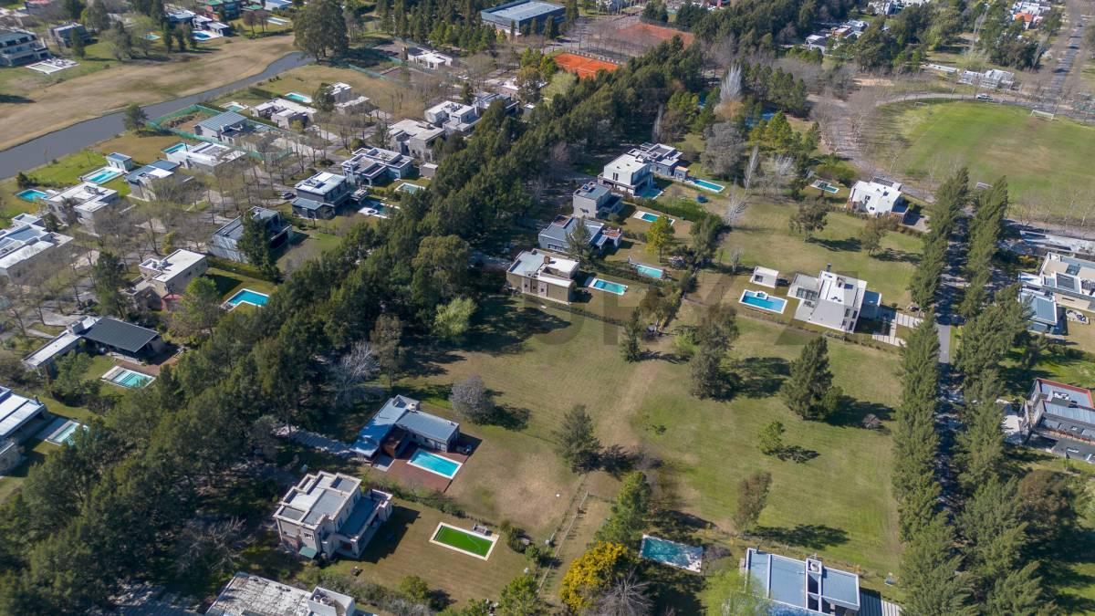 Foto de Lote en venta Miralagos en La Plata 1210 m², imagen 5