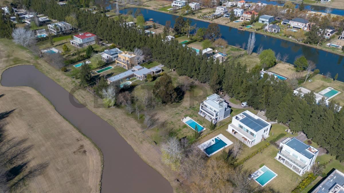 Foto de Lote en venta Miralagos en La Plata 1210 m², imagen 3