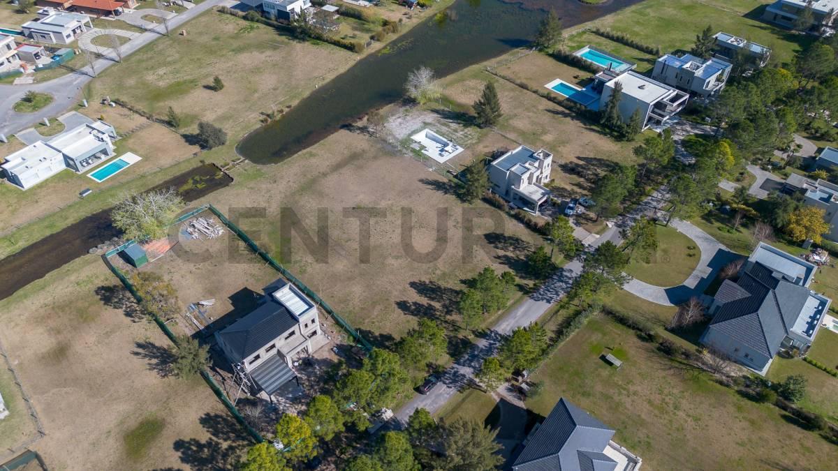 Foto de Lote en venta Miralagos en La Plata 1210 m², imagen 2