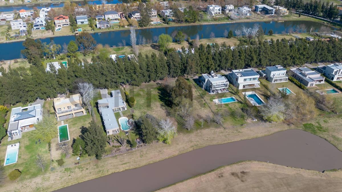 Foto de Lote en venta Miralagos en La Plata 1210 m², imagen 1