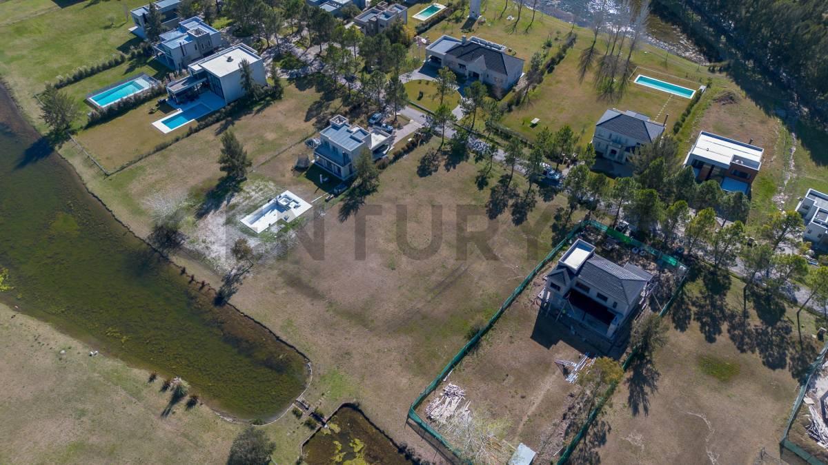 Foto de Lote en venta Miralagos II La Plata 1176 m², imagen 2