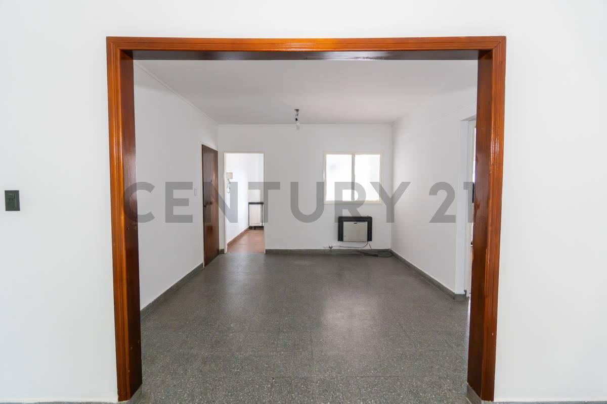 Foto de Departamento en venta La Plata 2 dormitorios con patio, imagen 1