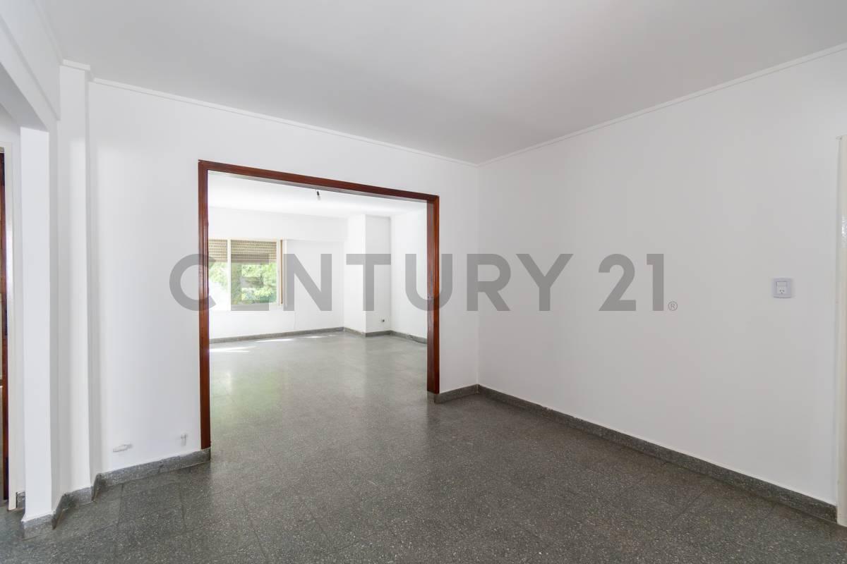 Foto de Departamento en venta La Plata 2 dormitorios con patio, imagen 4