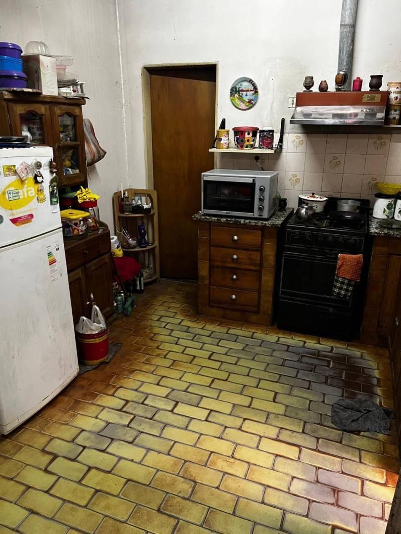 Foto de Casa en venta en La Plata a reciclar o demoler sobre avenida, imagen 5
