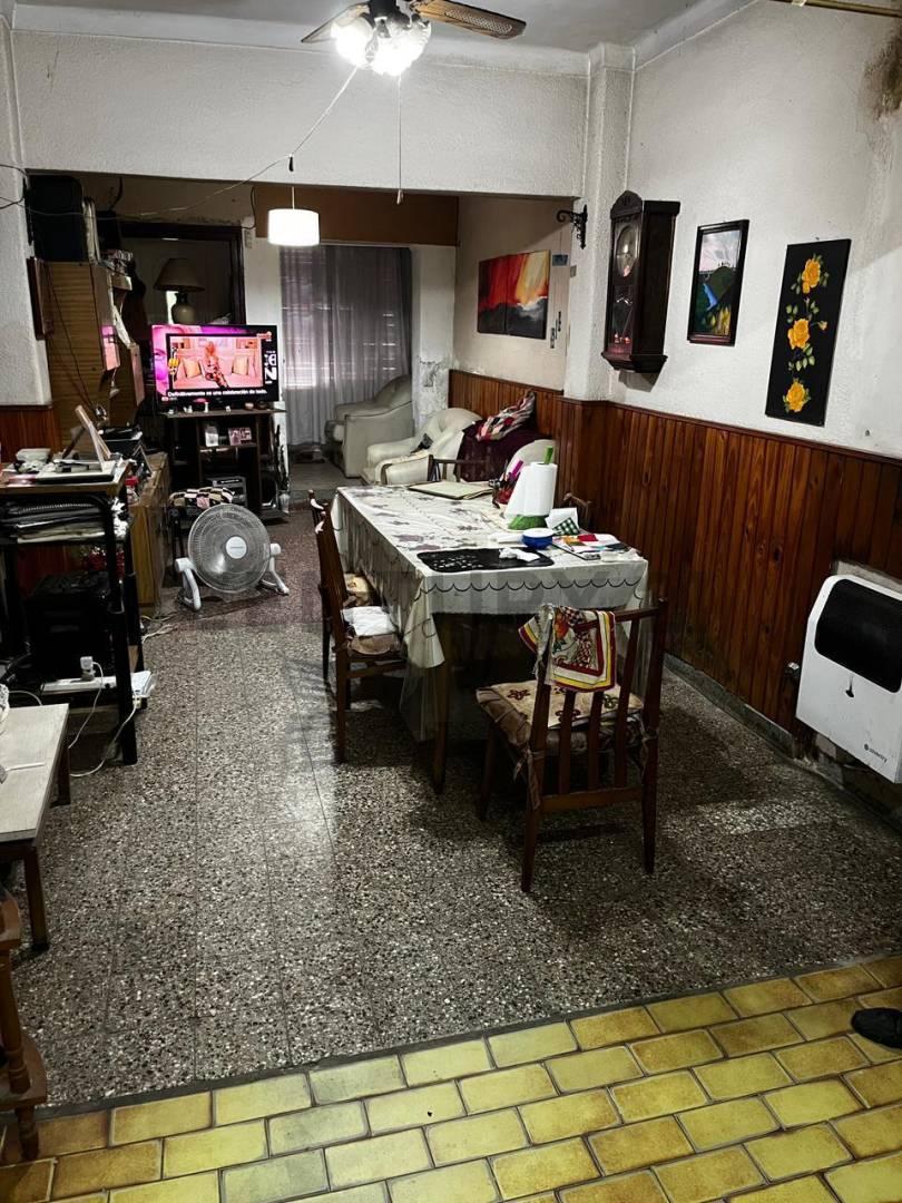 Foto de Casa en venta en La Plata a reciclar o demoler sobre avenida, imagen 4