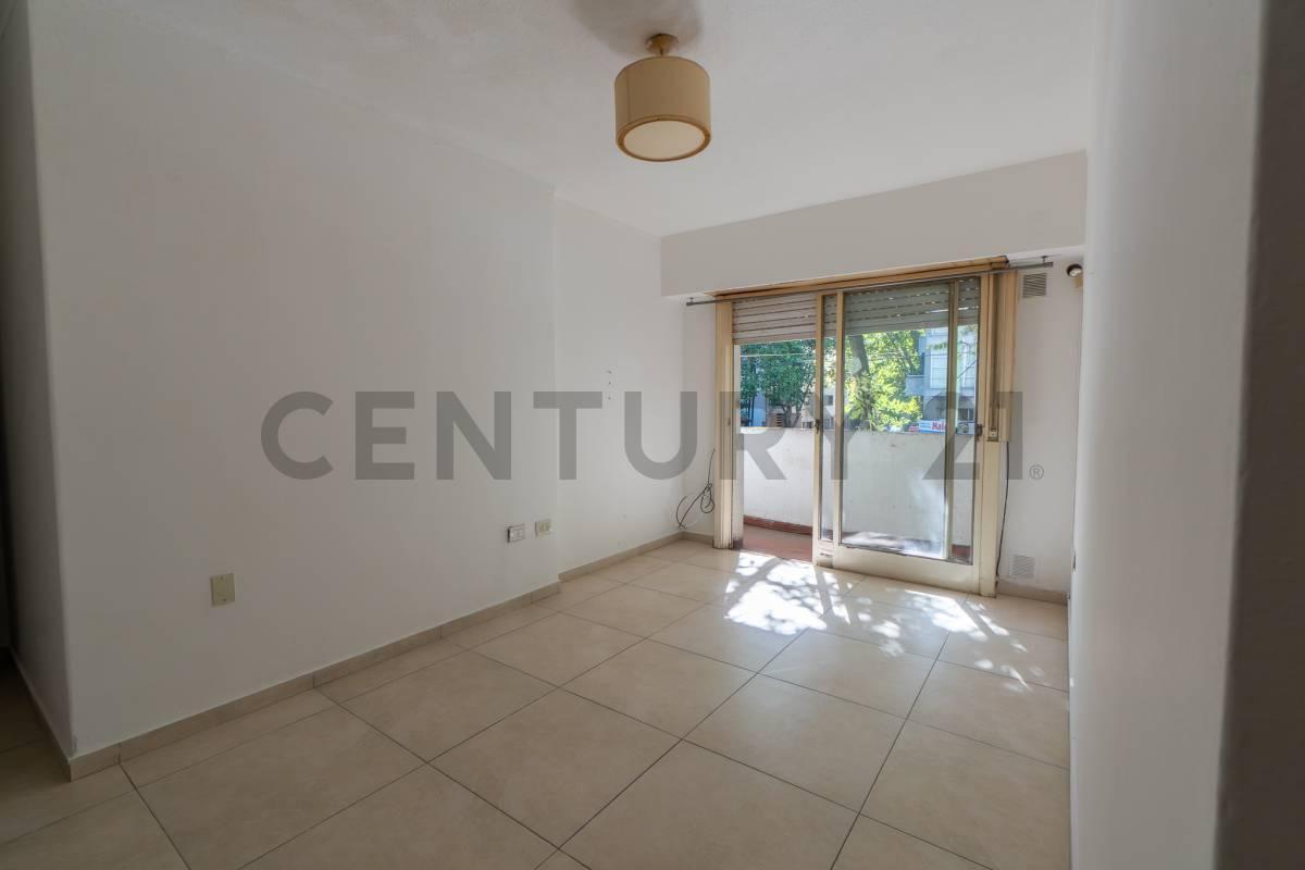 Foto de DEPARTAMENTO EN VENTA EN LA PLATA DE DOS DORMITORIOS EN CALLE 2 ESQ. 60, imagen 2