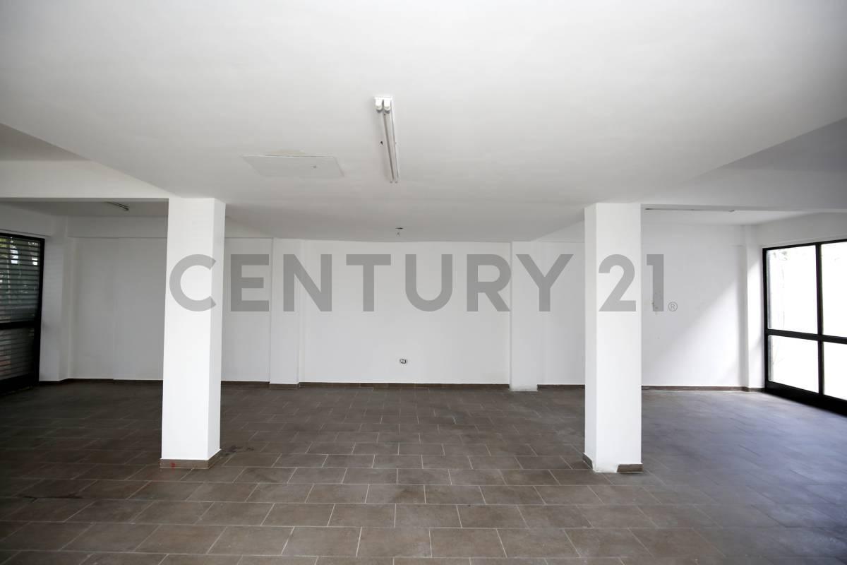 Foto de LOCAL EN VENTA EN LA PLATA, imagen 3