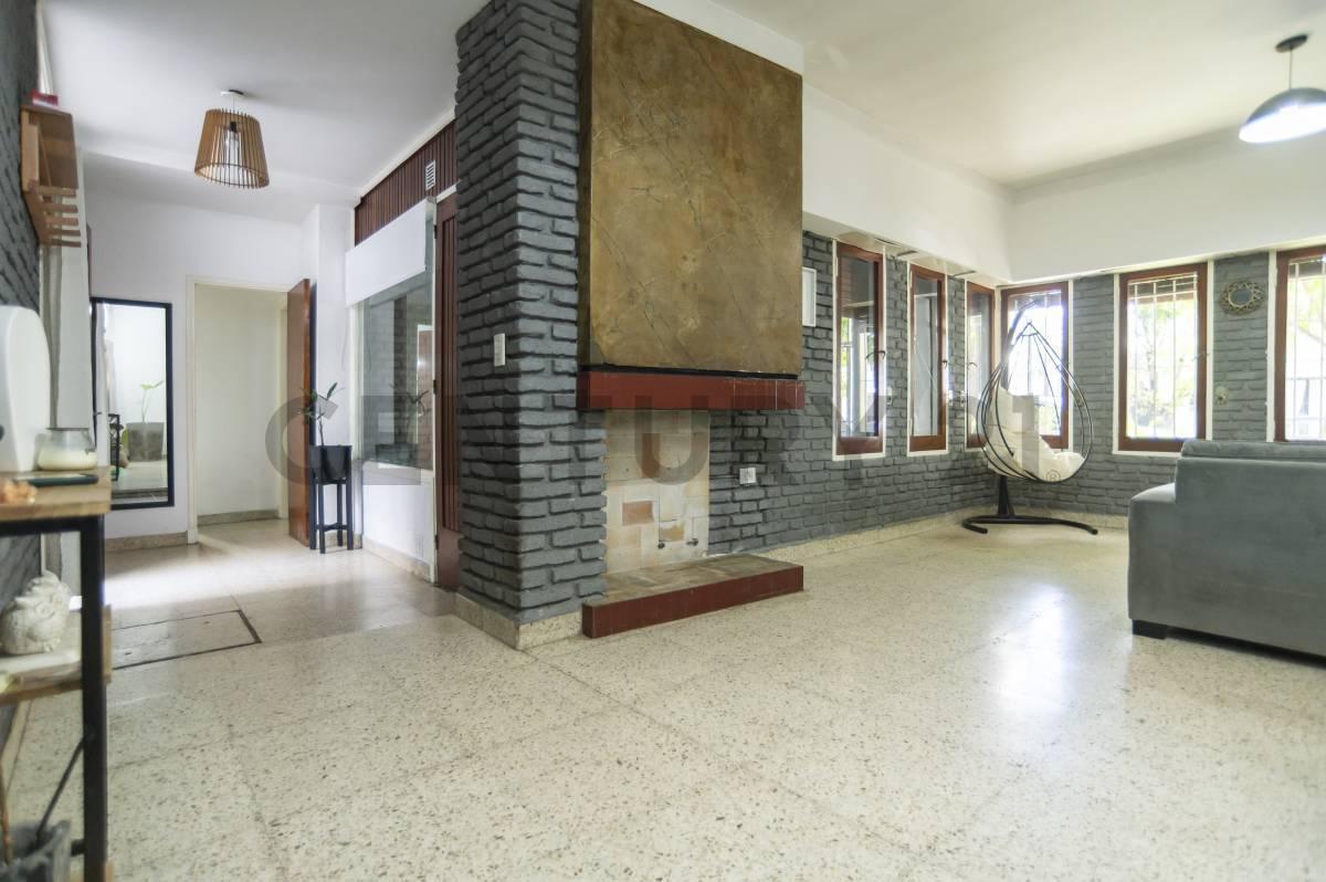 Foto de Departamento en venta en La Plata de dos dormitorios y cochera, imagen 1