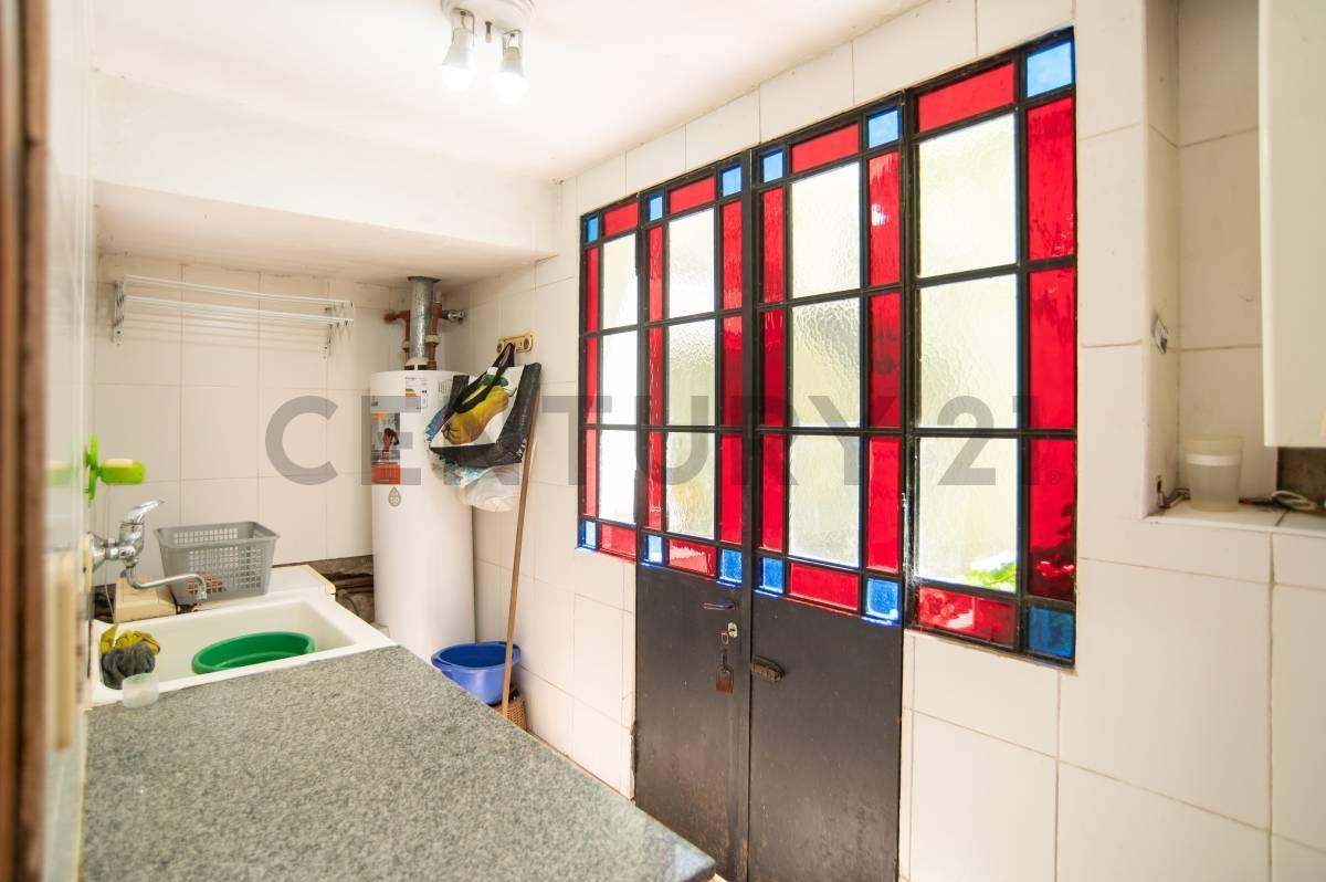 Foto de CASA EN VENTA LA PLATA 4 DORMITORIOS Y PISCINA, imagen 5