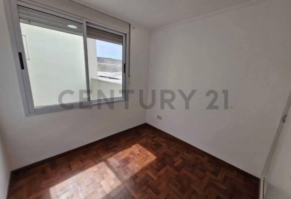 Foto de Departamento en alquiler en La Plata de 2 dormitorios, imagen 2