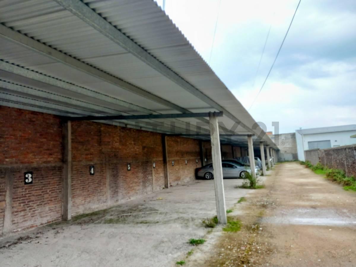Foto de LOTE EN VENTA EN LA PLATA CON COCHERA SEMICUBIERTA, imagen 2