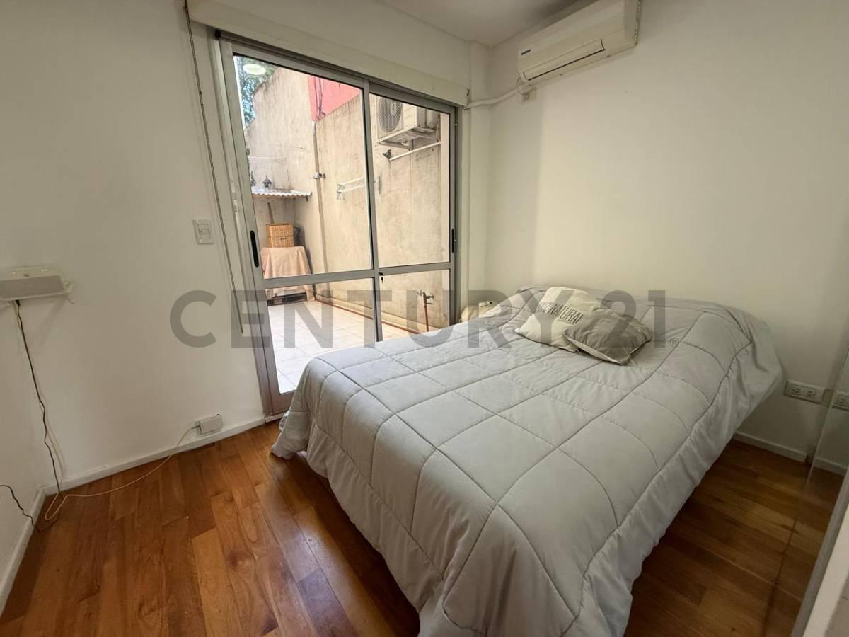 Foto de DEPARTAMENTO EN VENTA EN ALMAGRO 1 DORMITORIO CON COCHERA Y PATIO, imagen 3