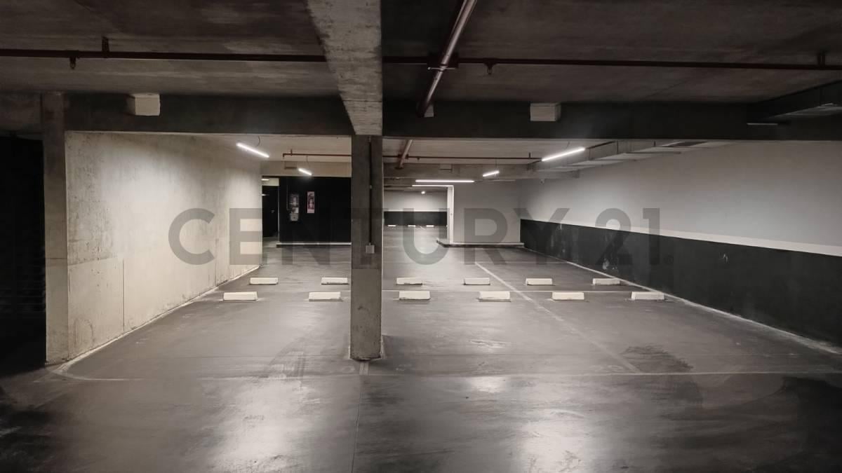 Foto de COCHERA CUBIERTA EN VENTA PALERMO HOLLYWOOD 1°SS DOBLE, imagen 1