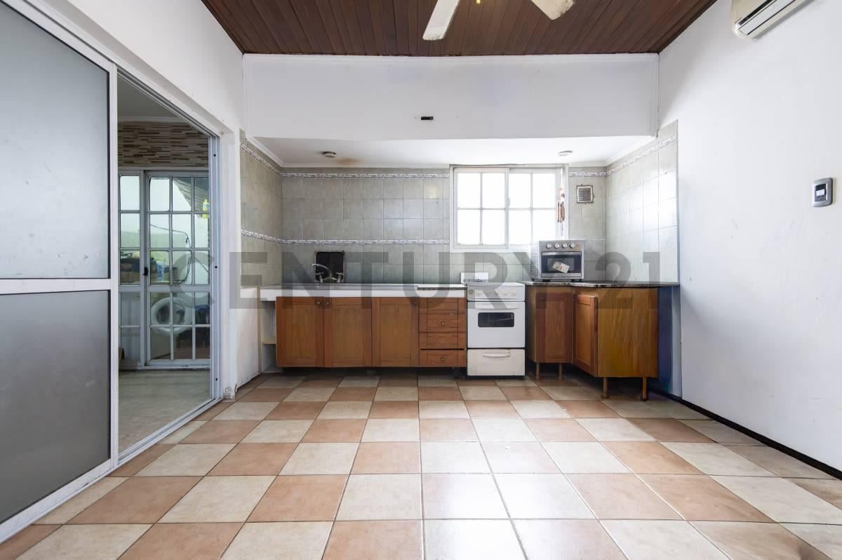 Foto de VENTA DE PH AL FRENTE. IDEAL CONSULTORIOS, RESIDENCIAS., imagen 3