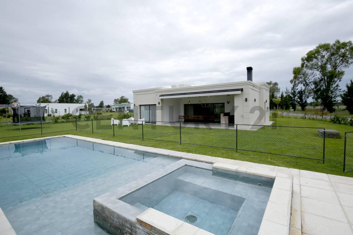 Foto de Casa en venta en Area 60, Barrio La Victoria con 4 dormitorios, imagen 2