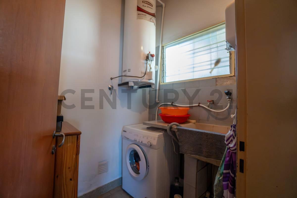 Foto de Casa en venta en La Plata de dos dormitorios - San Carlos, imagen 3