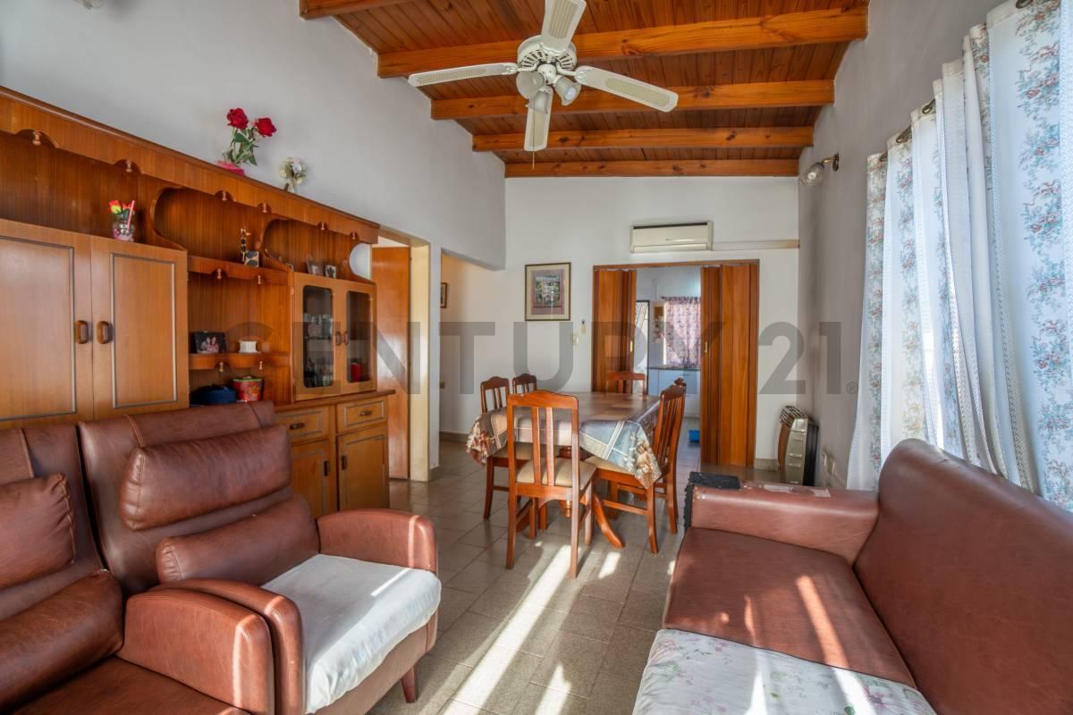 Foto de Casa en venta en La Plata de dos dormitorios - San Carlos, imagen 2