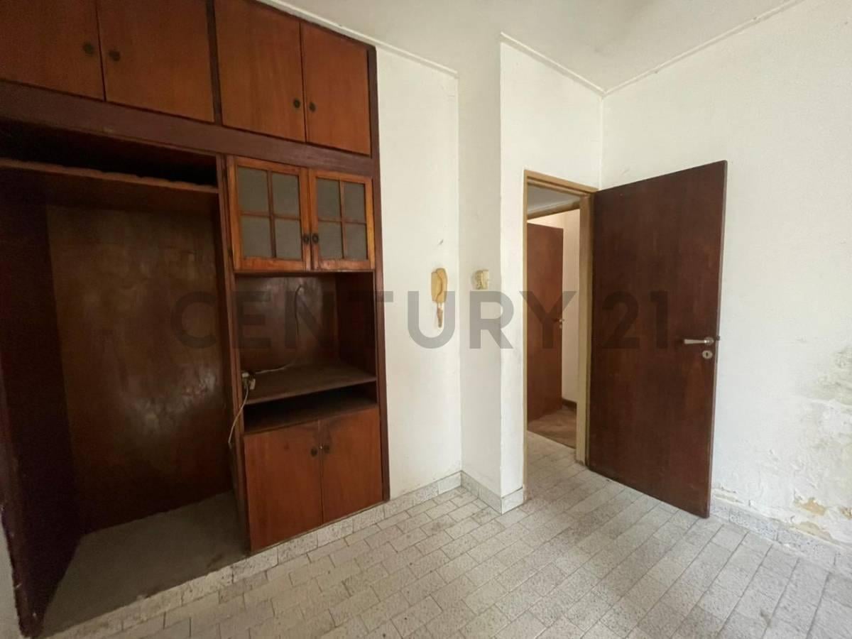 Foto de Casa en venta en La Plata tipo PH a refaccionar, imagen 1
