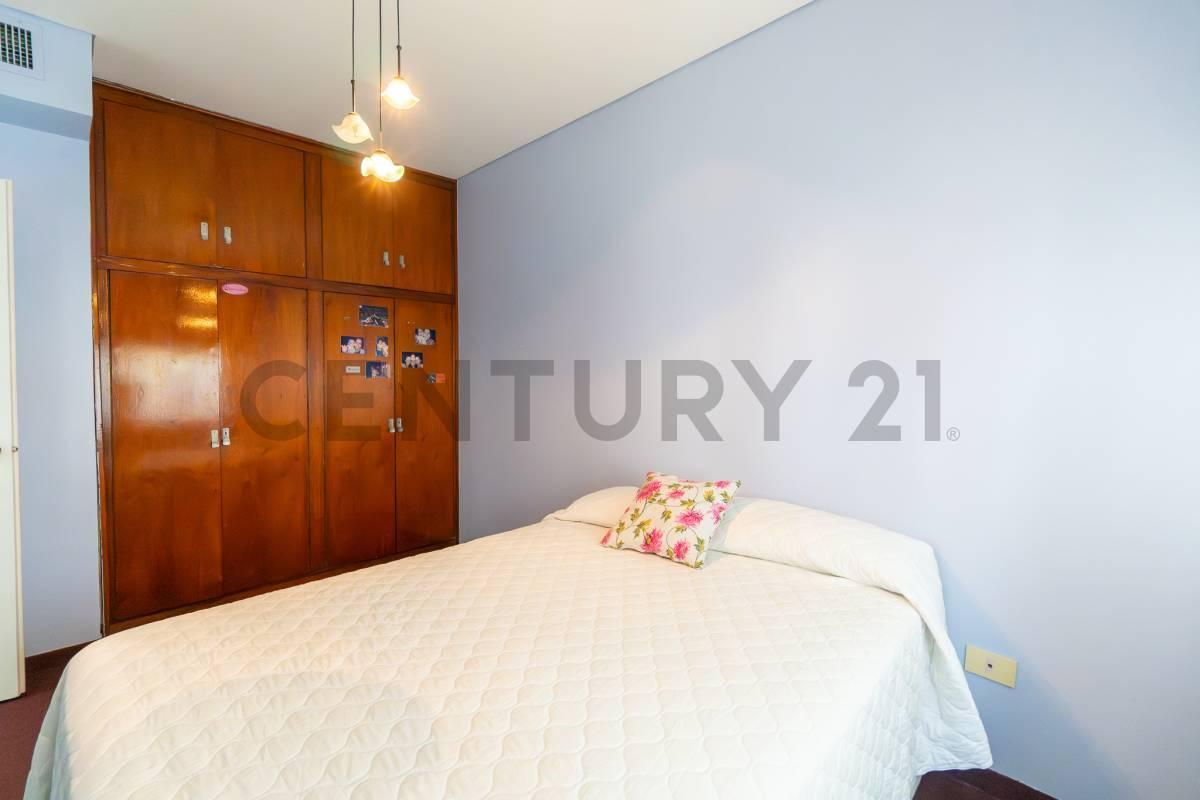 Foto de Hermosa Chalet en dos plantas a la venta en Quilmes Oeste, imagen 4