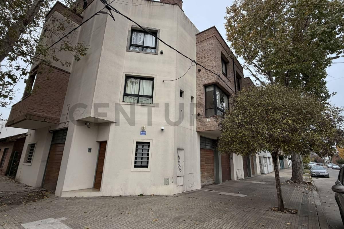 Foto de DEPARTAMENTO EN VENTA EN LA PLATA TIPO DUPLEX CON COCHERA, imagen 1