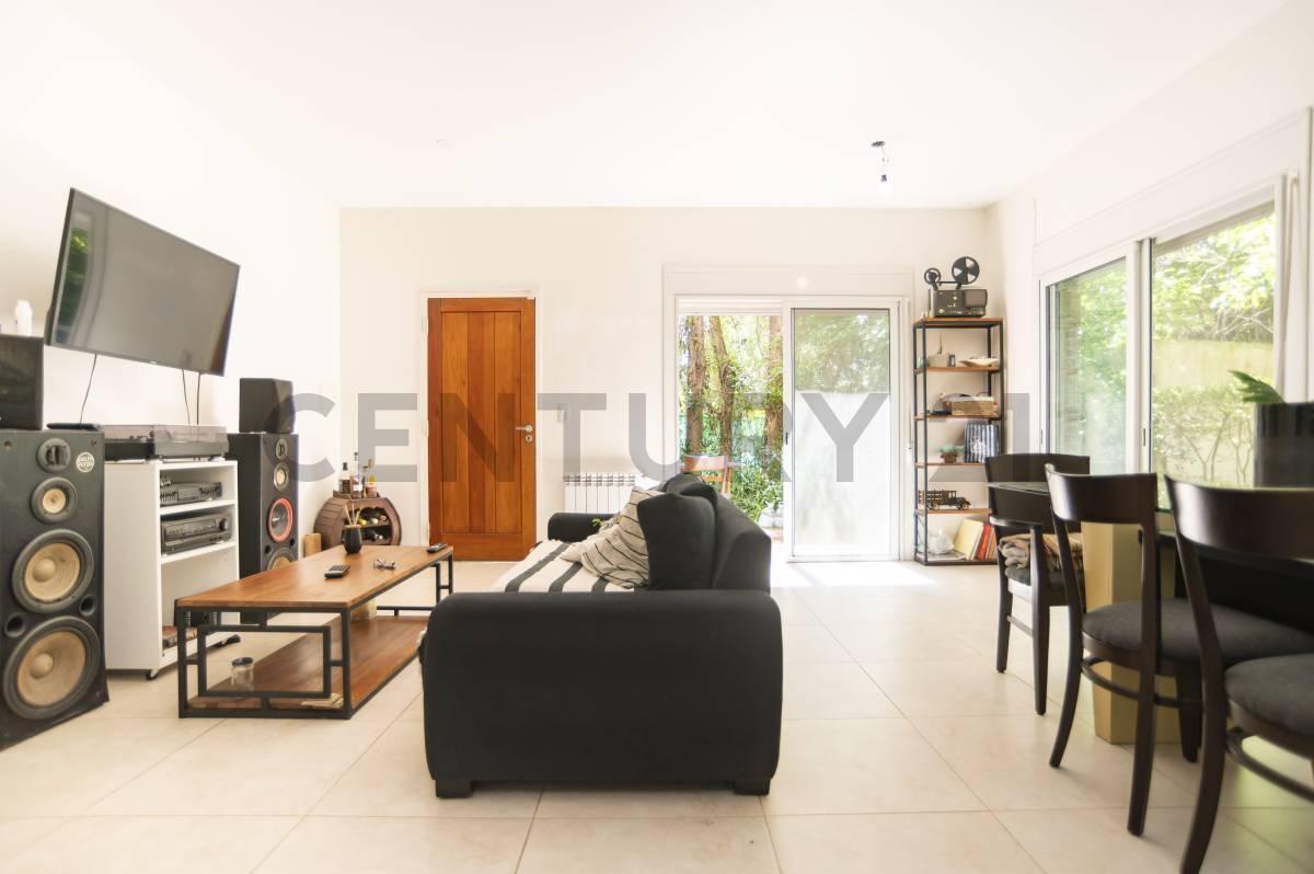 Foto de Casa en venta en Gonnet tipo duplex de 2 dormitorios, imagen 2