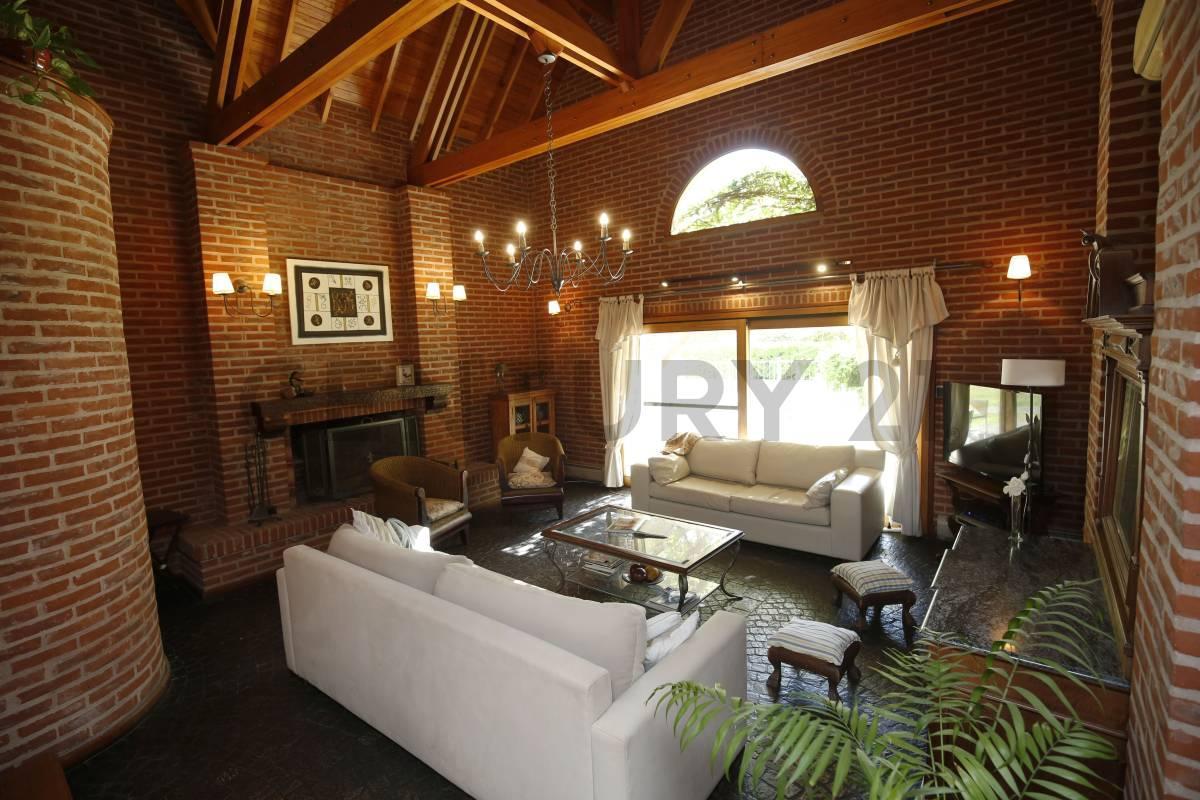 Foto de CASA EN VENTA EN GRAND BELL I - CITY BELL DE TRES DORMITORIOS, imagen 3