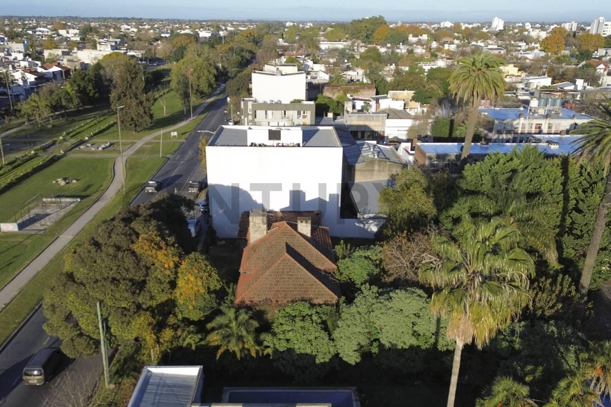Foto de Lotes en venta en La Plata sobre Av 72, imagen 2