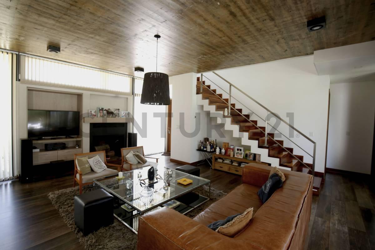 Foto de CASA EN VENTA EN LA VICTORIA - AREA 60 DE TRES DORMITORIOS, imagen 1