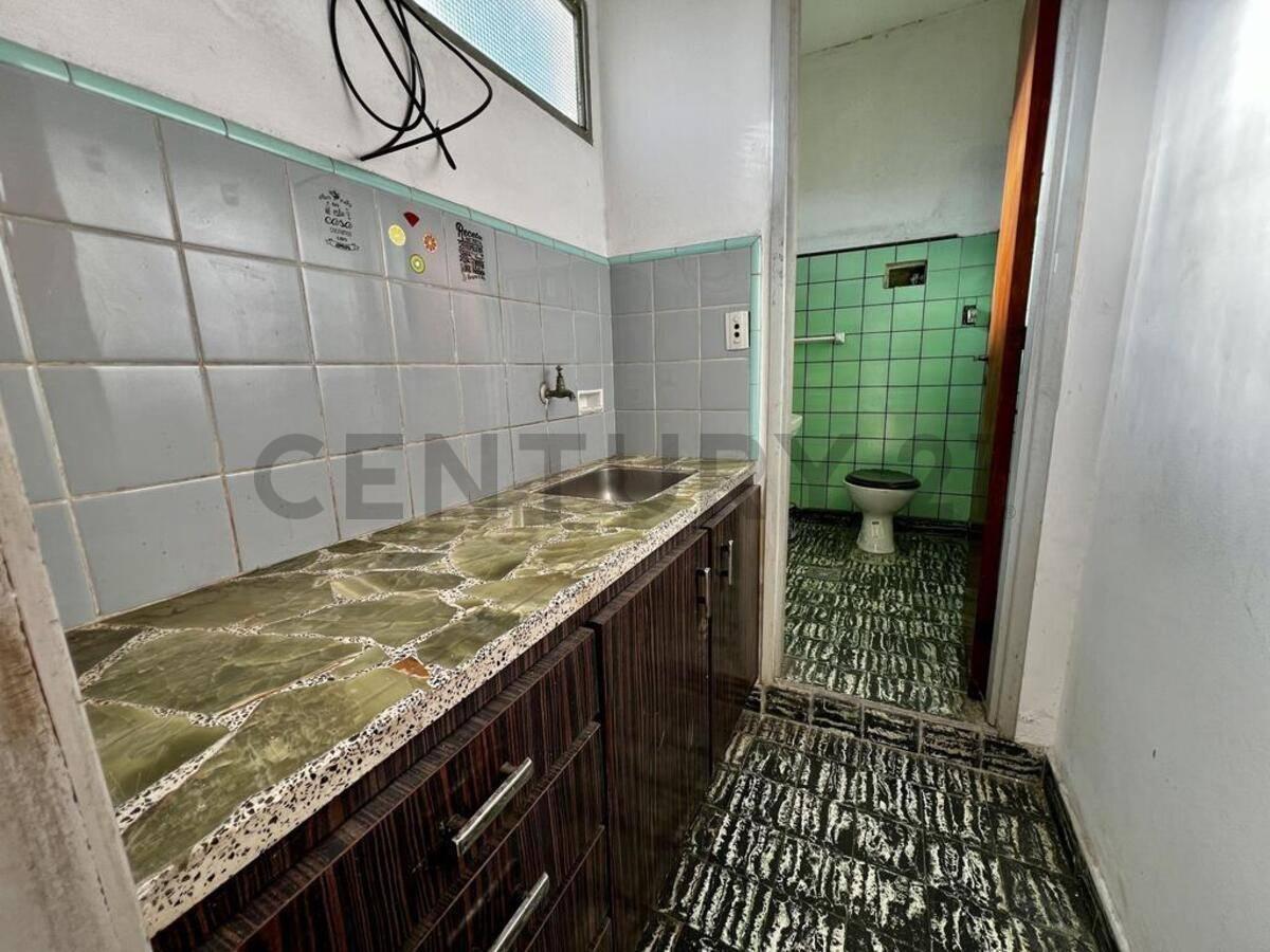 Foto de Casa en venta en Berisso centro con local, imagen 4