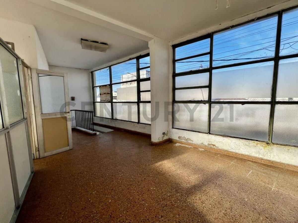 Foto de Casa en venta en Berisso centro con local, imagen 3