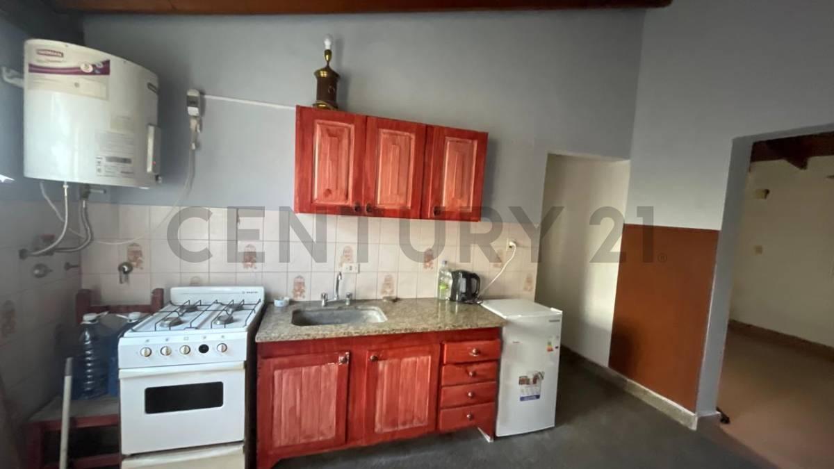 Foto de CASA EN VENTA EN LA PLATA DE 3 DORMITORIOS COCHERA CUBIERTA Y PATIO, imagen 5