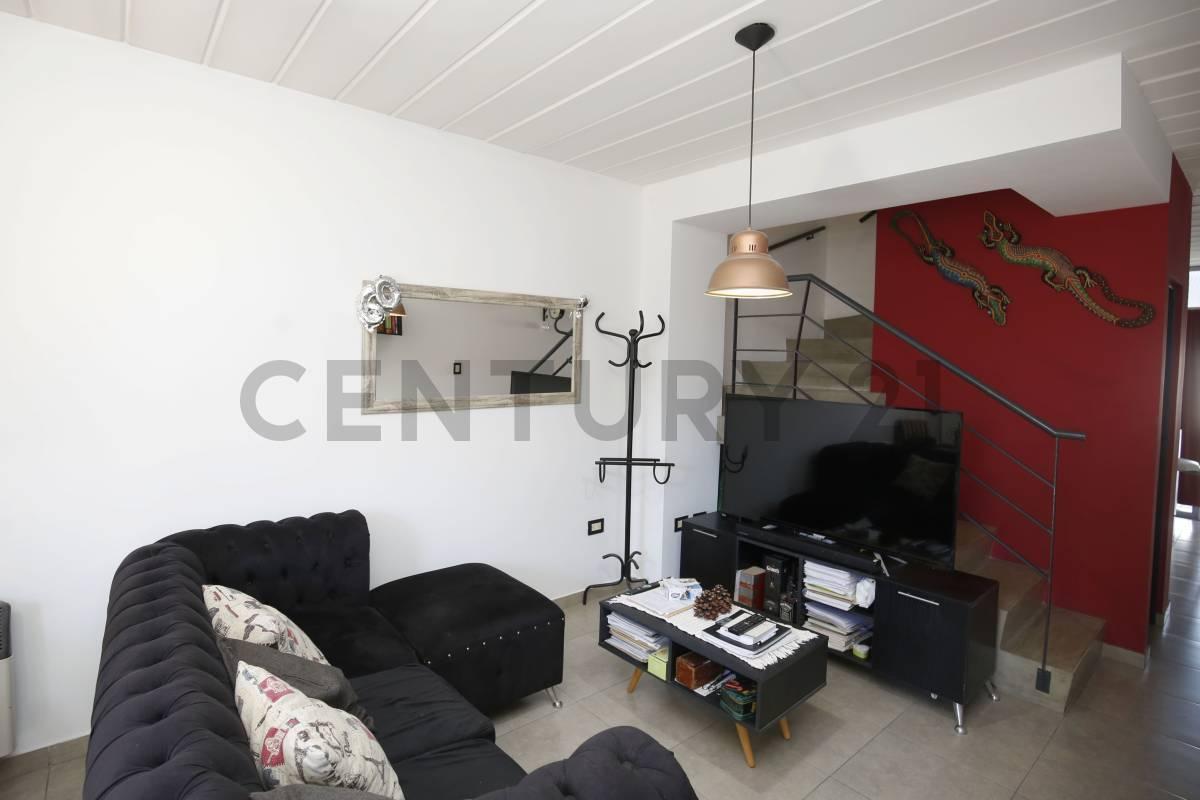 Foto de Casa en venta en La Plata tipo Duplex APTO BANCO, imagen 2