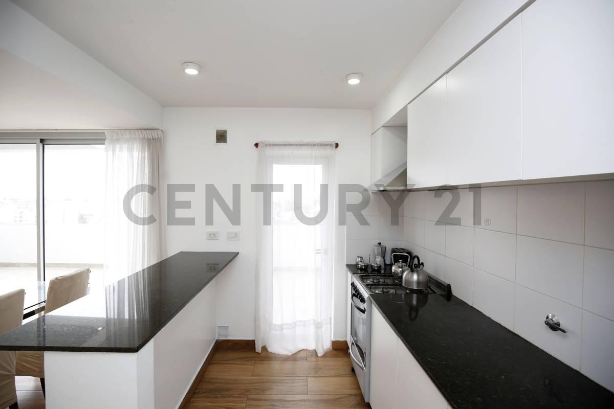 Foto de DEPARTAMENTO EN VENTA EN LA PLATA DE 3 DORMITORIOS CON COCHERA, imagen 2